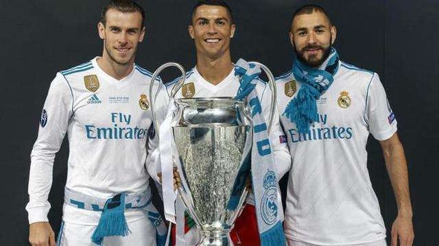 U22国足力克韩国U22，球迷在球员谢场时高喊“雄起”（U22国足击败韩国U22，谢场时球迷高呼“雄起”）