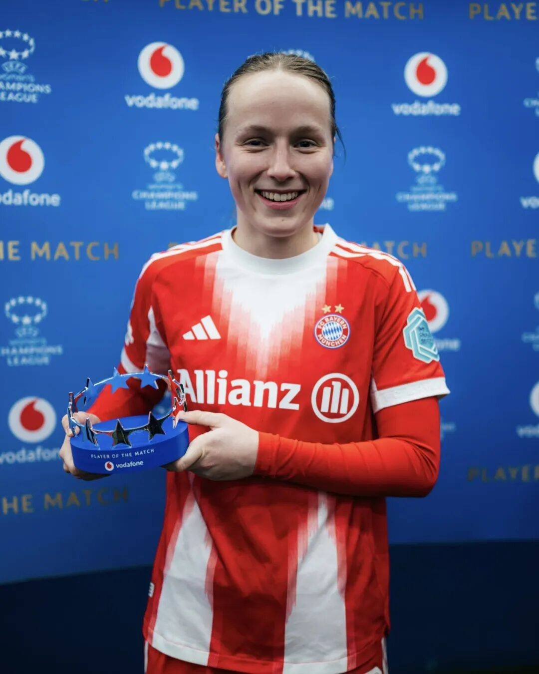 意大利杯尤文2-0乌迪内斯晋级，乔纳森-戴维、洛卡特利建功（意杯：尤文2-0击败乌迪内斯晋级，乔纳森-戴维与洛卡特利破门）