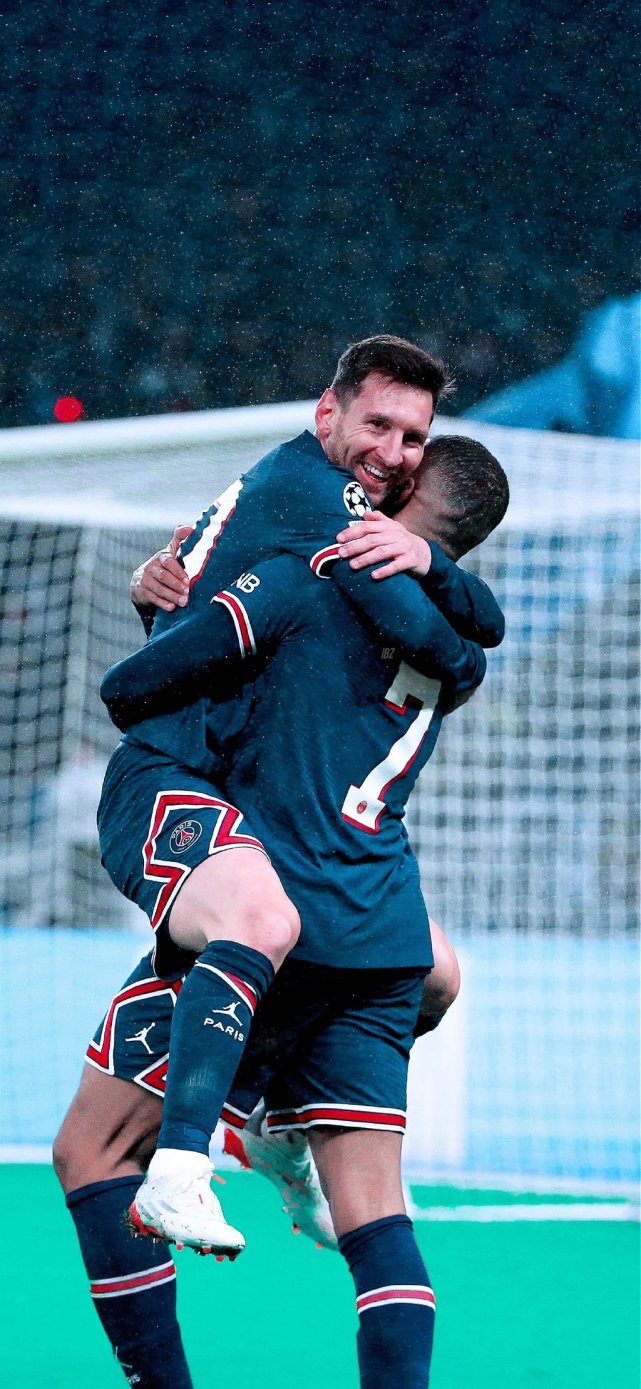 曼城宝藏多库周薪仅5万，6000万欧分期付款超值交易！（曼城捡到宝：多库周薪仅5万，6000万欧分期引进超划算）