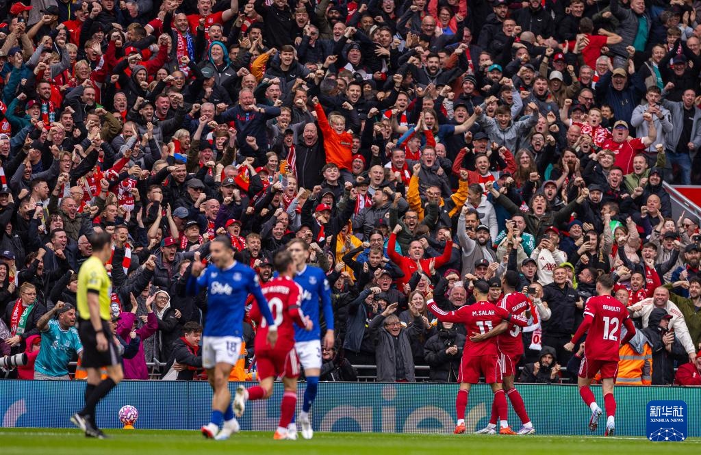 河南队祝贺重庆铜梁龙冲超：中超赛场将因你们的到来更加精彩（河南队恭贺重庆铜梁龙升入中超：你们的加入将令赛场更精彩）