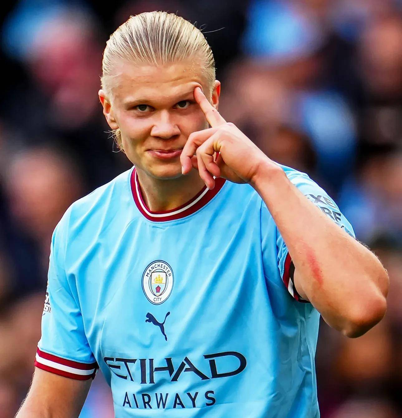 多纳鲁马身价上涨500万至4500万欧，领跑世界门将身价榜（多纳鲁马身价升至4500万欧，涨500万登顶全球门将身价榜）