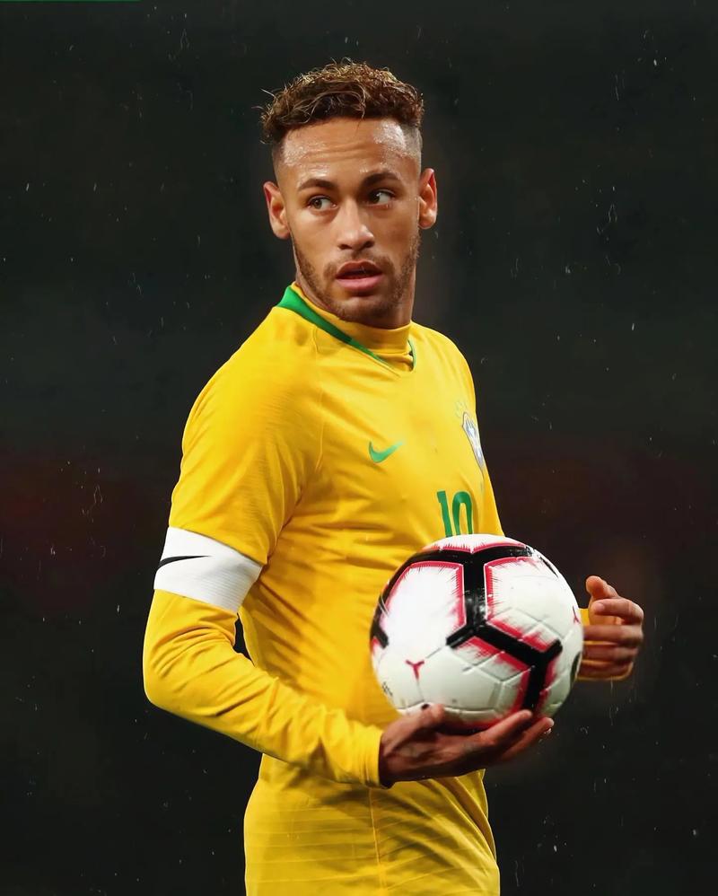 尤文vs卡利亚里：弗拉霍维奇、伊尔迪兹首发，佩林出战（尤文对阵卡利亚里：弗拉霍维奇、伊尔迪兹先发，佩林把守球门）