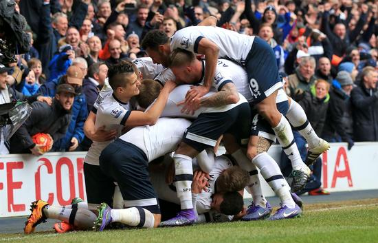 会员大会上施洛特贝克没和凯尔握手，记者：相关人员说没矛盾（会员大会上施洛特贝克未与凯尔握手，记者称相关人士表示双方无矛盾）