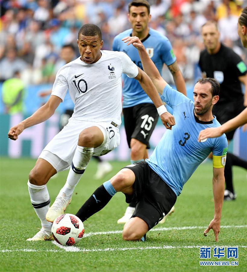 TA：皇马球星团队深度介入更衣室，阿隆索管理面临额外挑战（TA：皇马巨星随行团队深度干预更衣室，阿隆索执教面临新增难题）