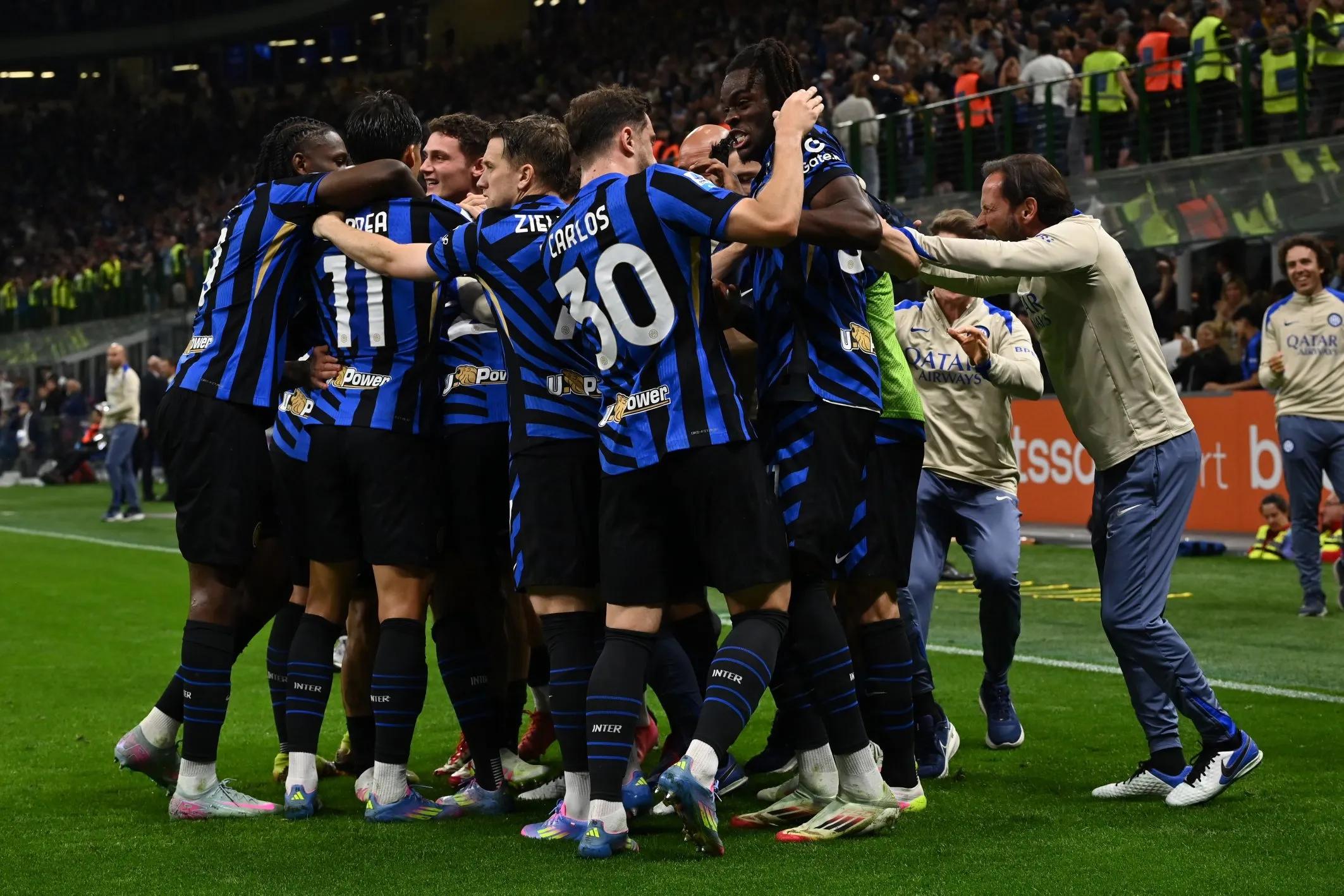 金州勇士巴特勒砍下24分10助攻，鹈鹕锡安25分，双方激烈对决。（勇士巴特勒24分10助攻，鹈鹕锡安25分，激战正酣）